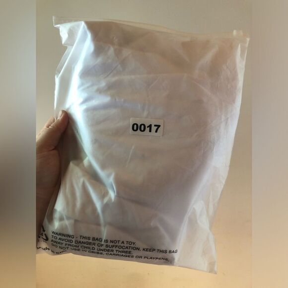 📳 Van Heusen | NWOT Button Up Top - Picture 5 of 5